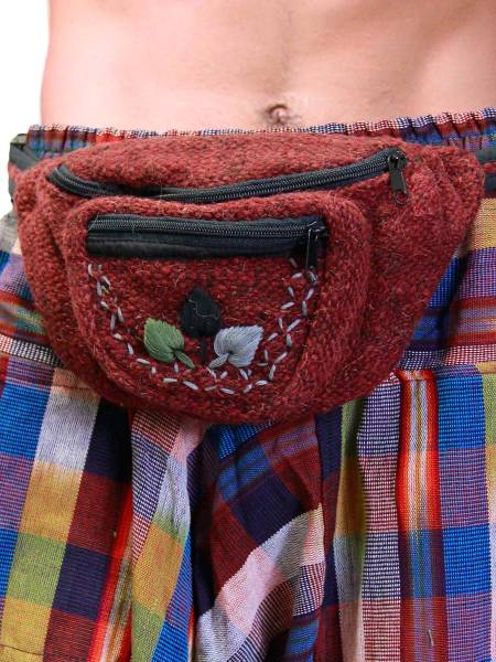 Bestickte Ethno-Gürteltasche